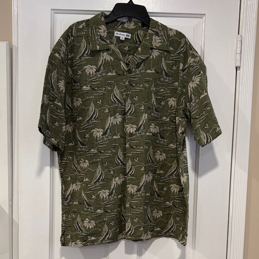 Reyn Spooner Uniqlo collab Men’s Vintage Olive  Green Boat Print Camp Shirt M